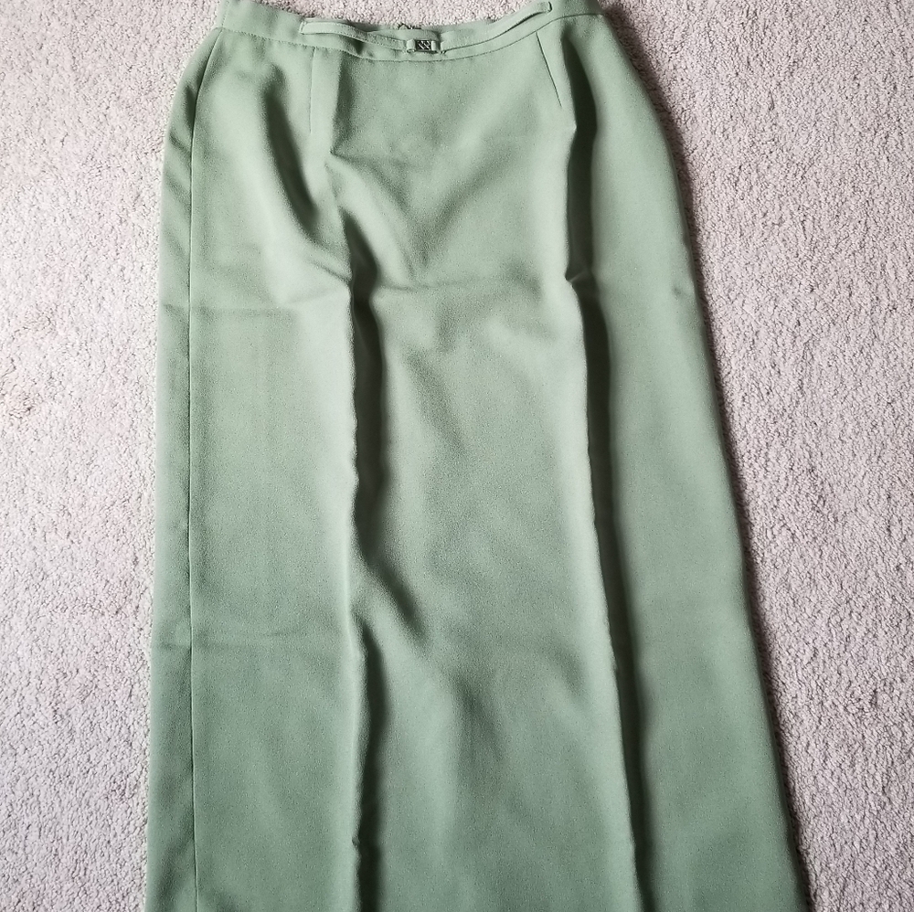 NWOT 12P Karen Scott Skirt